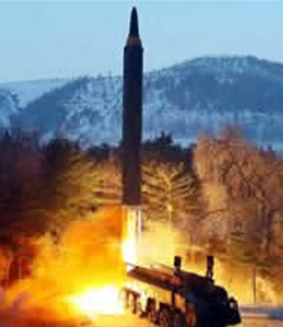 북한의 '화성-12형' 발사 모습. 