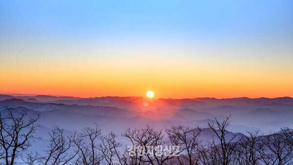 사진=강원 정선 가리왕산 케이블카에서 바라 본 일출.